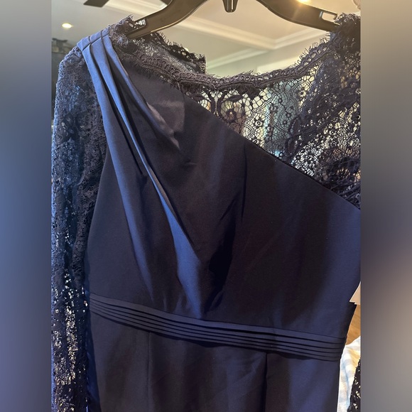 JS Collections size 6 NWOT navy blue column dress with lace sleeves - Picture 8 of 10
